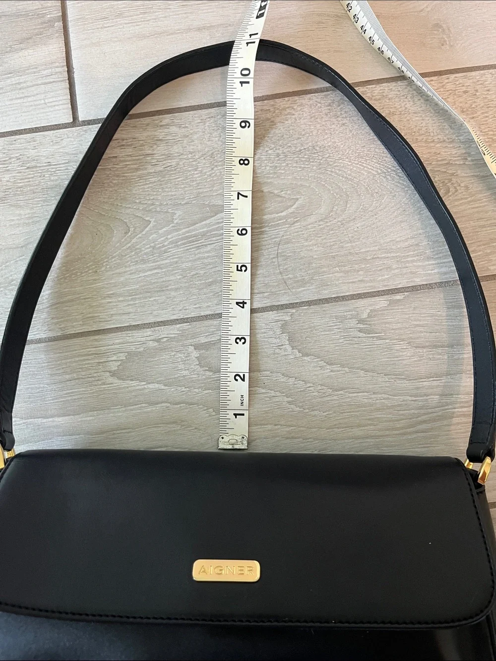 Etienne Aigner Black Leather Shoulder Bag with Gold-Classic Elegant Minimalist - Picture 11 of 11